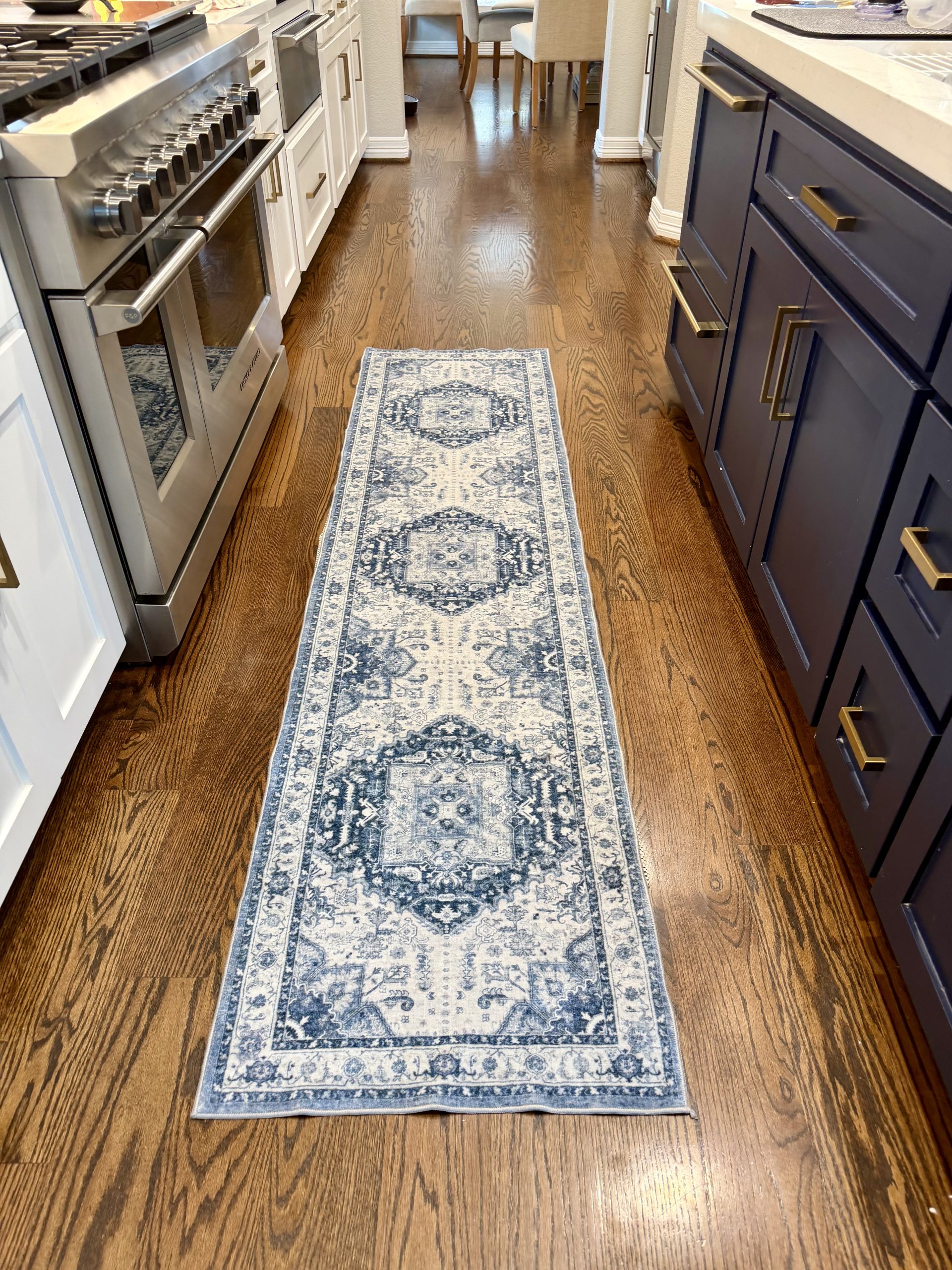 Machine washable kitchen rug after washing laying flat with no curling or fading